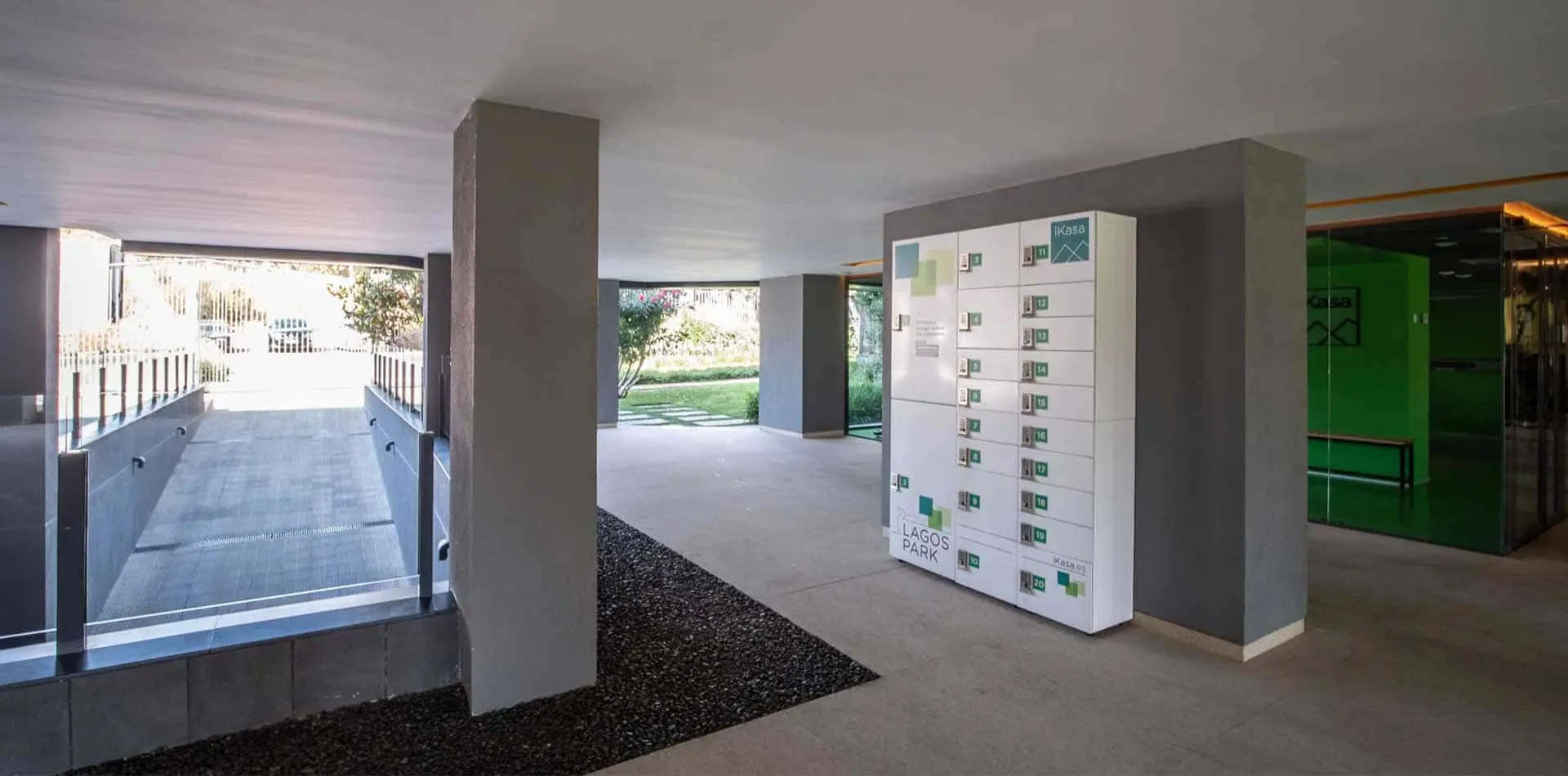 Área de Citibox en Lagos Park. Salida al jardín. Mucha luz.