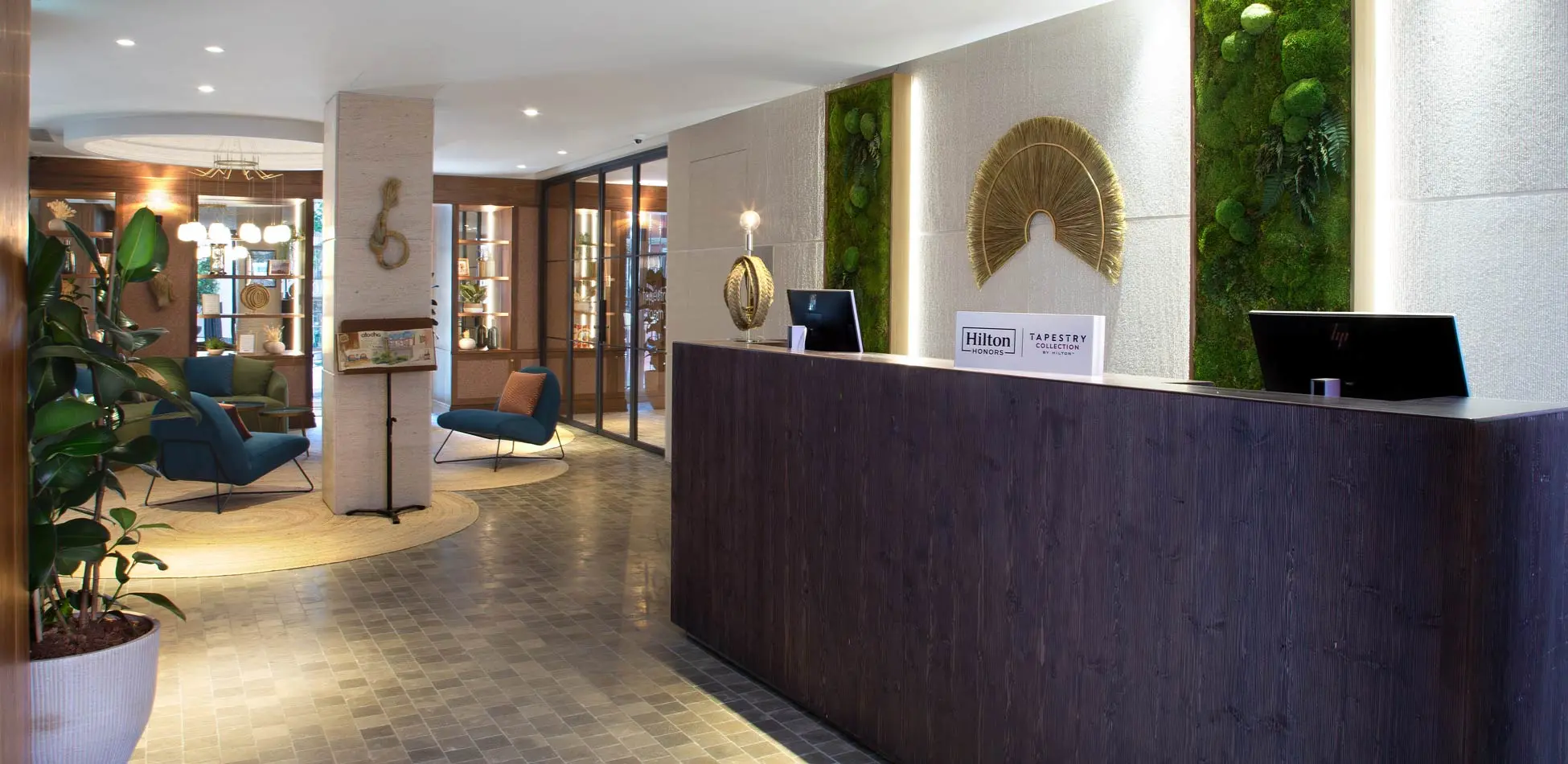 Recepción del Hotel Atocha Madrid