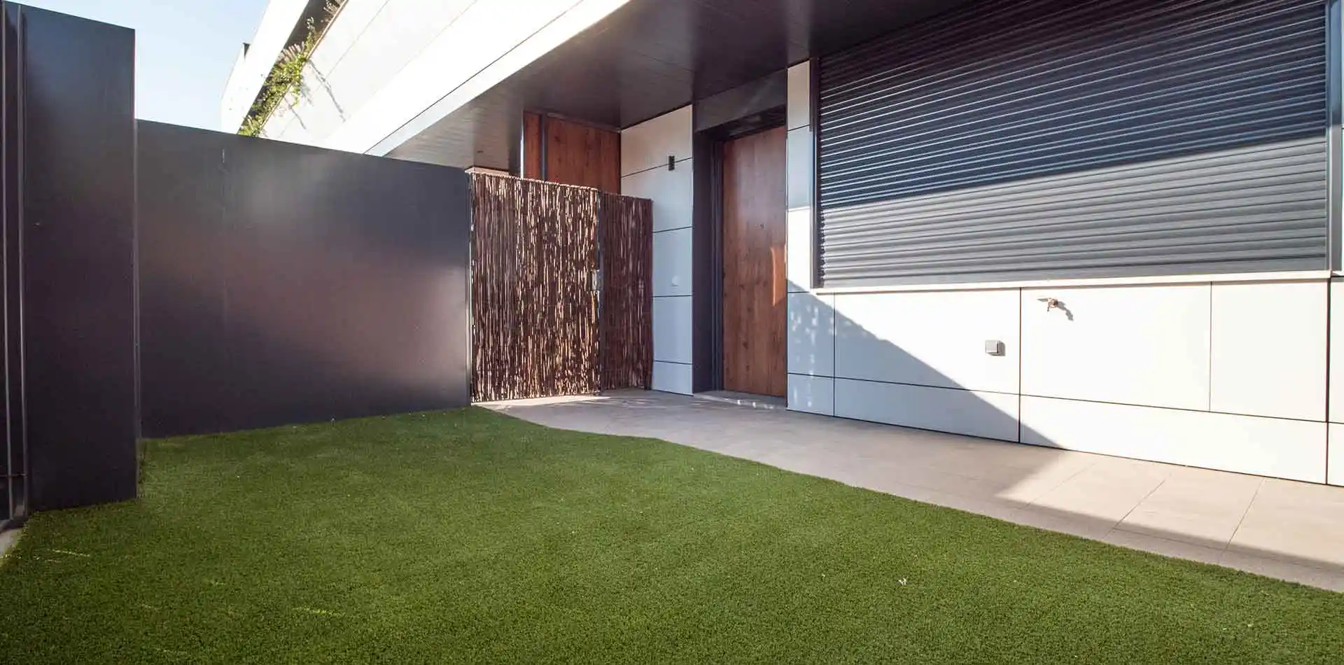 Cuidado jardín privado en apartamento en planta baja en Edificio La Estación Las Rozas