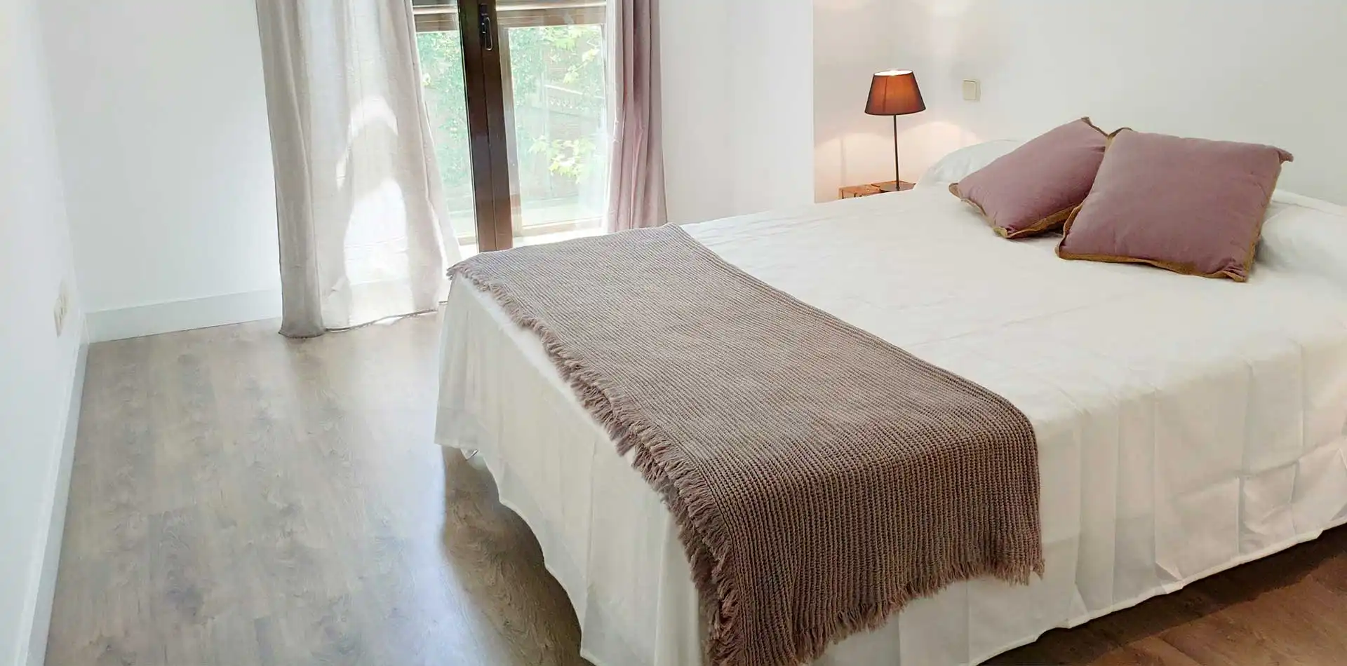 Dormitorio luminoso y confortable en Voreia, en el corazón de Madrid
