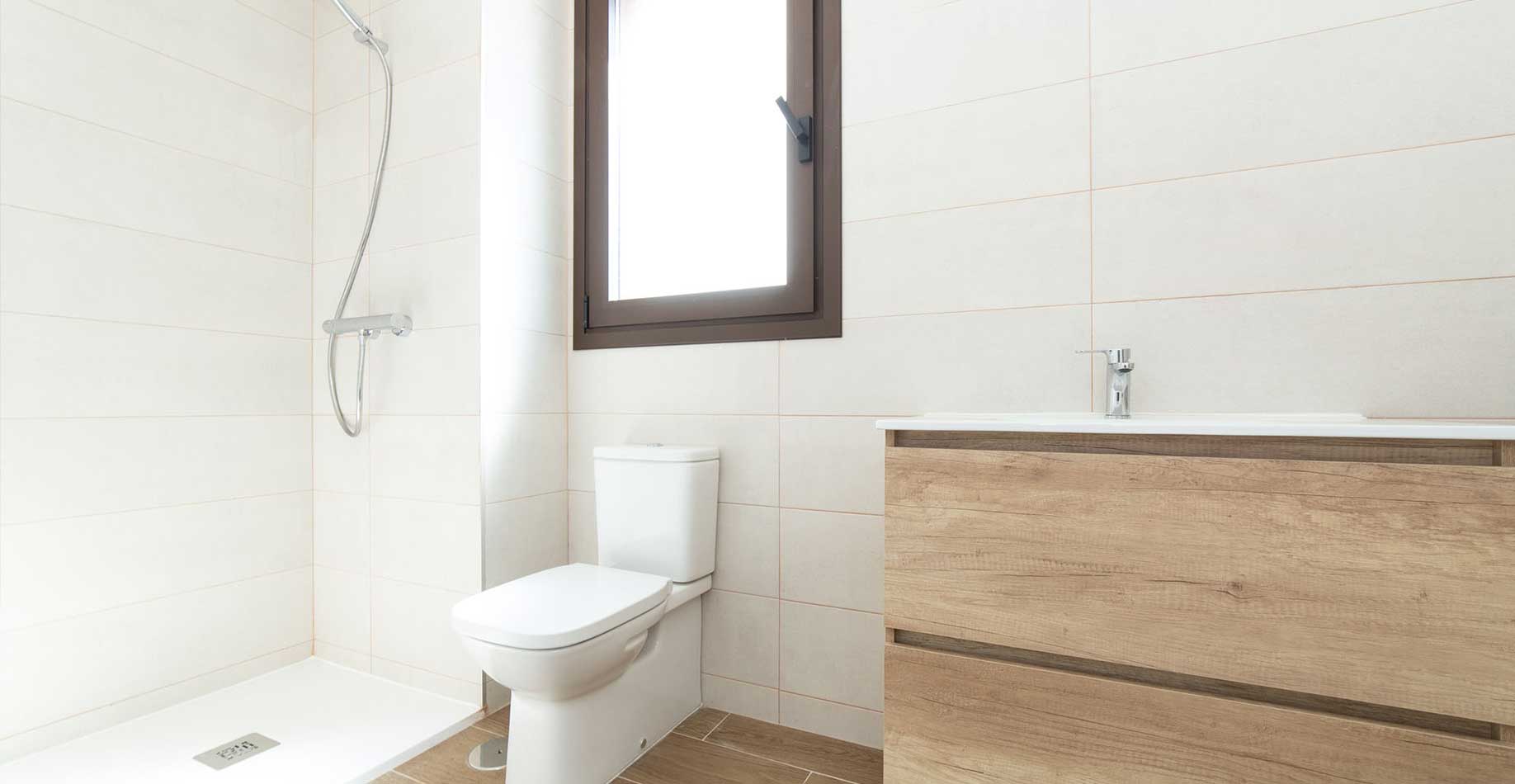Baño moderno de una vivienda de la promoción iKasaClass Nuevo Tres Cantos